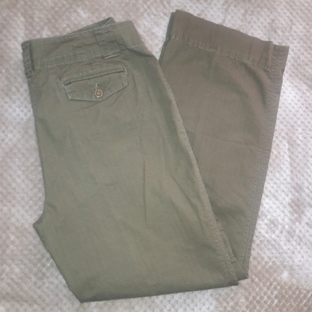 💥 Eddie Bauer Lightweight Vashion Fit Pants